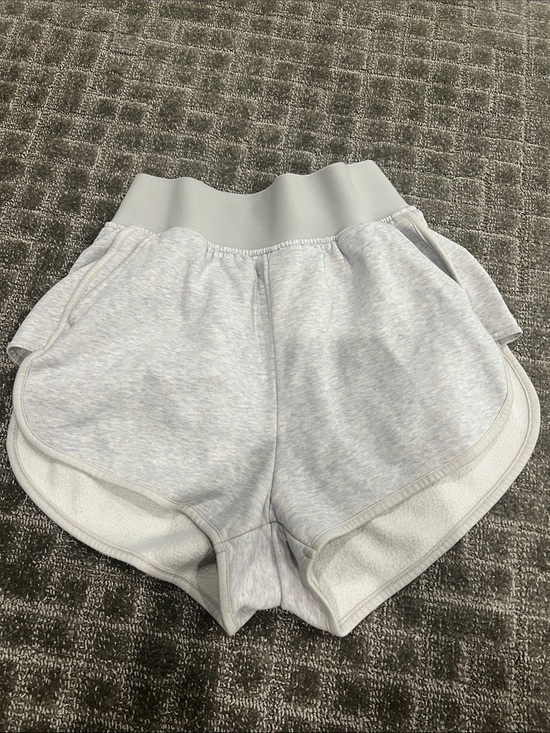 Gymshark Pants - Gymshark Light Heather Gray Athletic Lounge Shorts